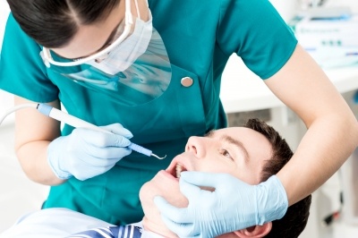 leczenie zębów bez wiercenia warszawa